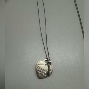 Return to Tiffany
Heart Tag and Key Necklace in Sterling Silver